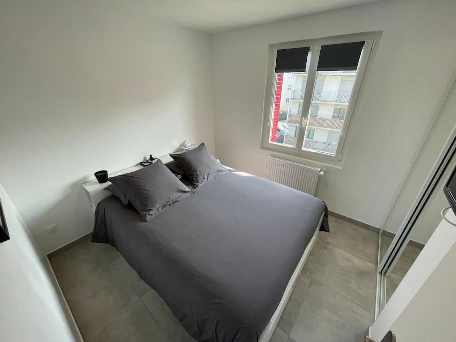 Appartement T3 En Centre-Ville De โทนง-เลส์-แบงส์ ภายนอก รูปภาพ