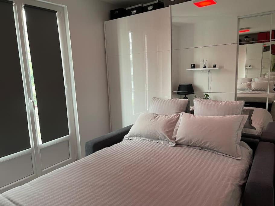 Appartement T3 En Centre-Ville De โทนง-เลส์-แบงส์ ภายนอก รูปภาพ